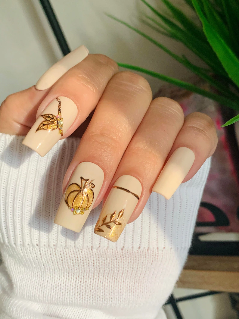 Perfect Pumpkin Nail Designs to Celebrate Fall and Halloween