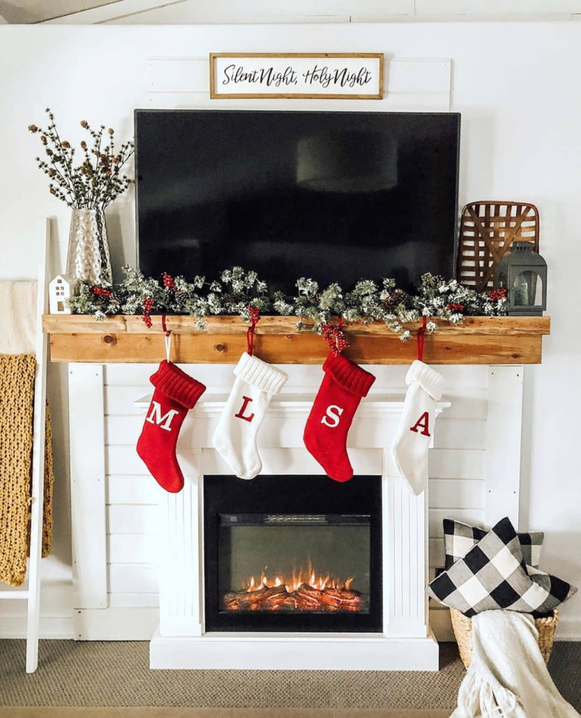 Christmas fireplace decor