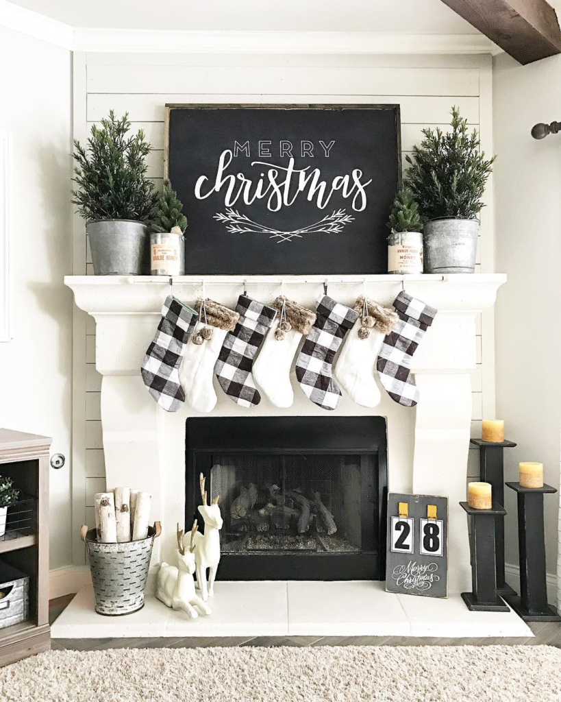 Christmas mantel decor