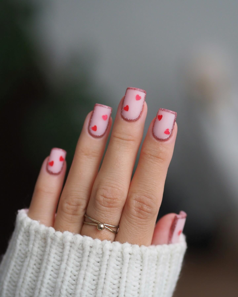 Short Valentine’s Day nail designs