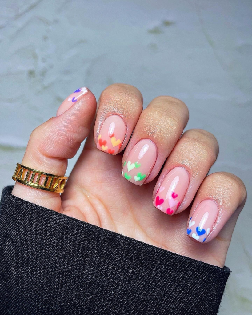 Short Valentine’s Day nail designs