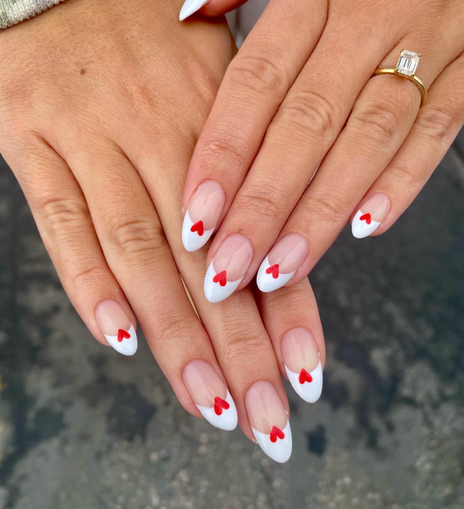 Short Valentine’s Day nail designs