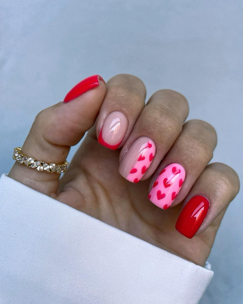 Short Valentine’s Day nail designs