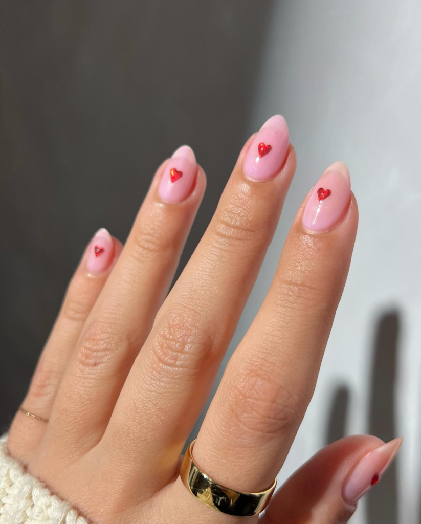 Short Valentine’s Day nail designs