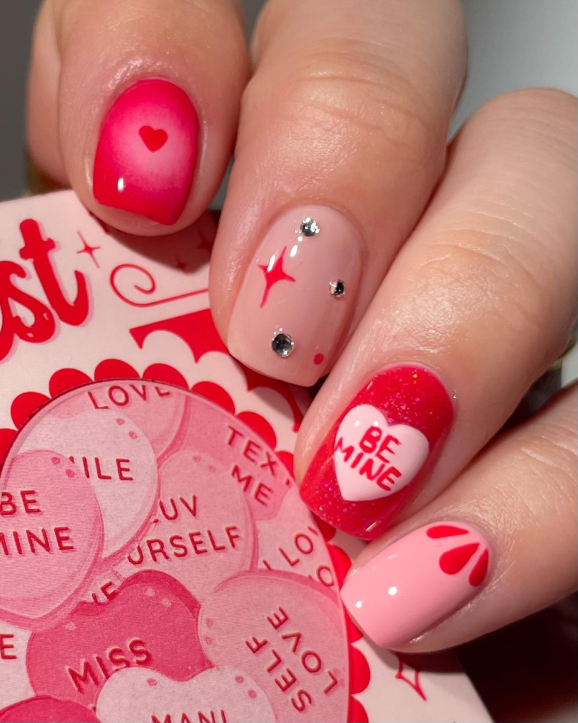 Short Valentine’s Day nail designs